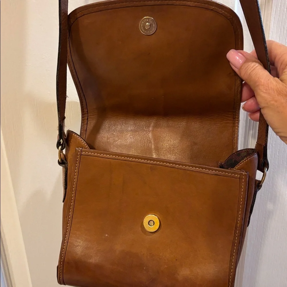 DELFINO BRAND BROWN LEATHER CROSSBODY ADJUSTABLE STRAP THICK SEASONED LEATHER